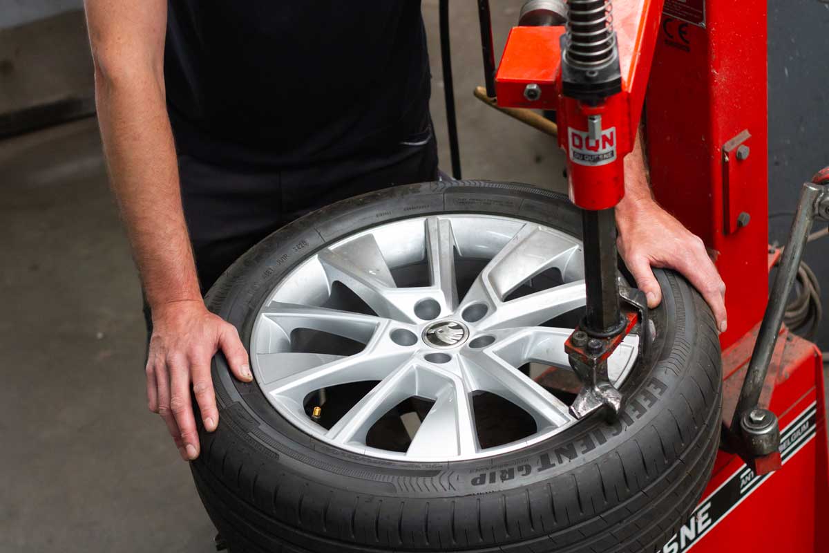 Banden Garage Leo Jacobs